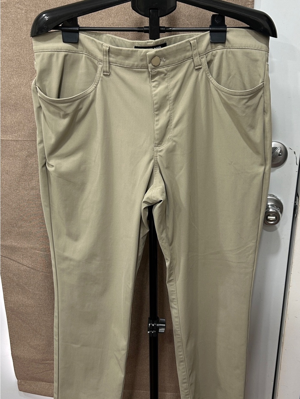 Kirkland Signature Men's Khaki Stretch Chinos